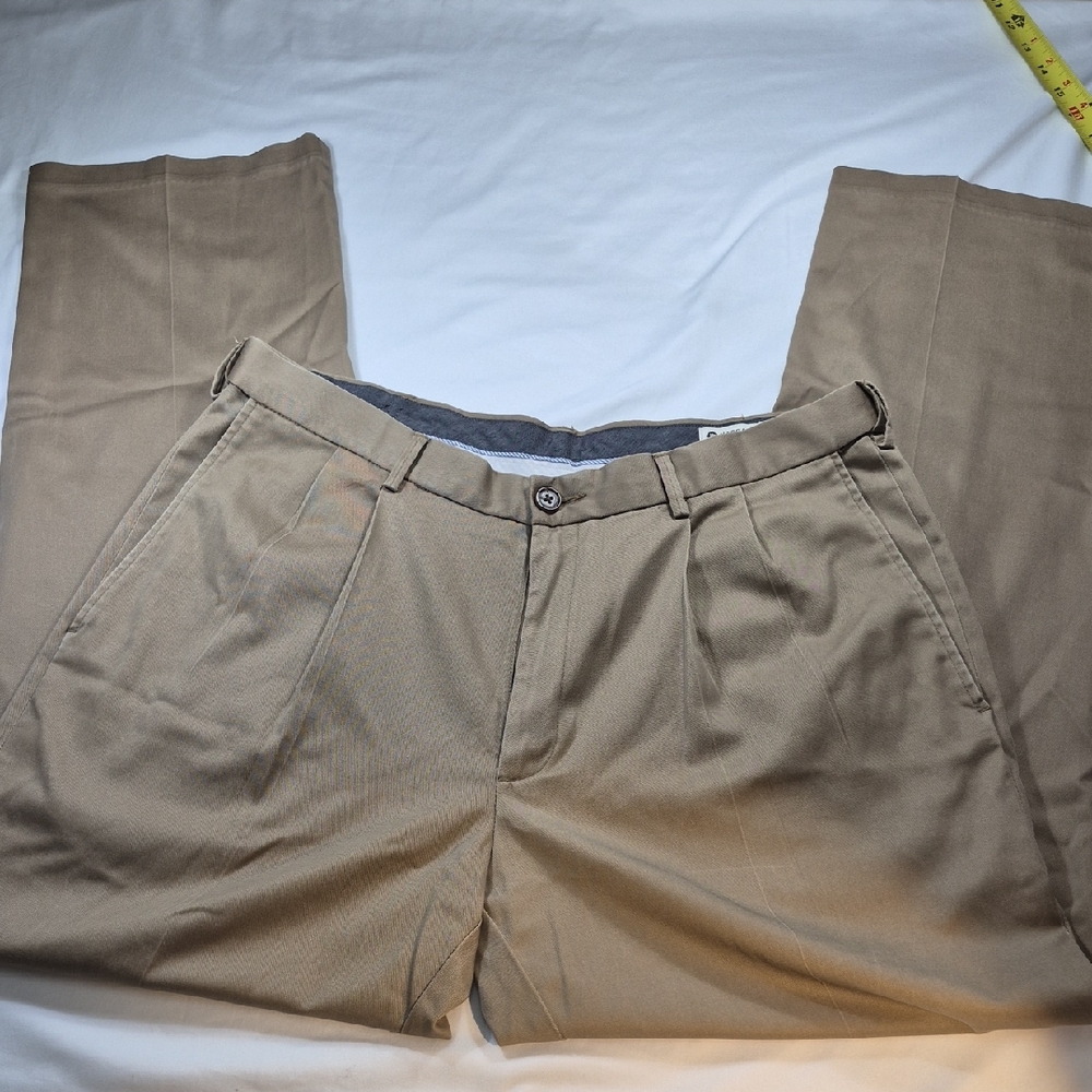 Haggar Men's Classic Khaki Chinos